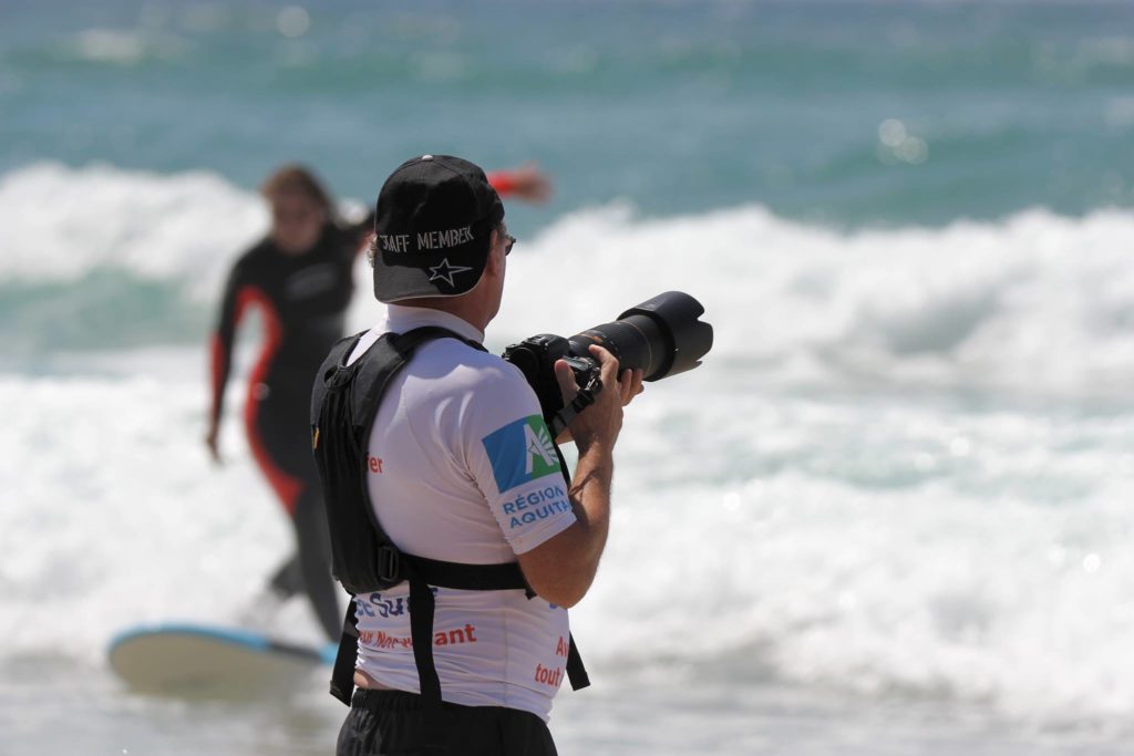 Patrick avec son appareil photo lors d'une journée See Surf 